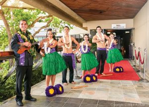 waikiki luau greeters